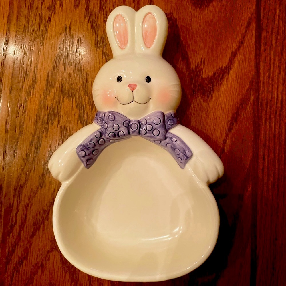 Hallmark brand vintage ceramic bunny candy dish